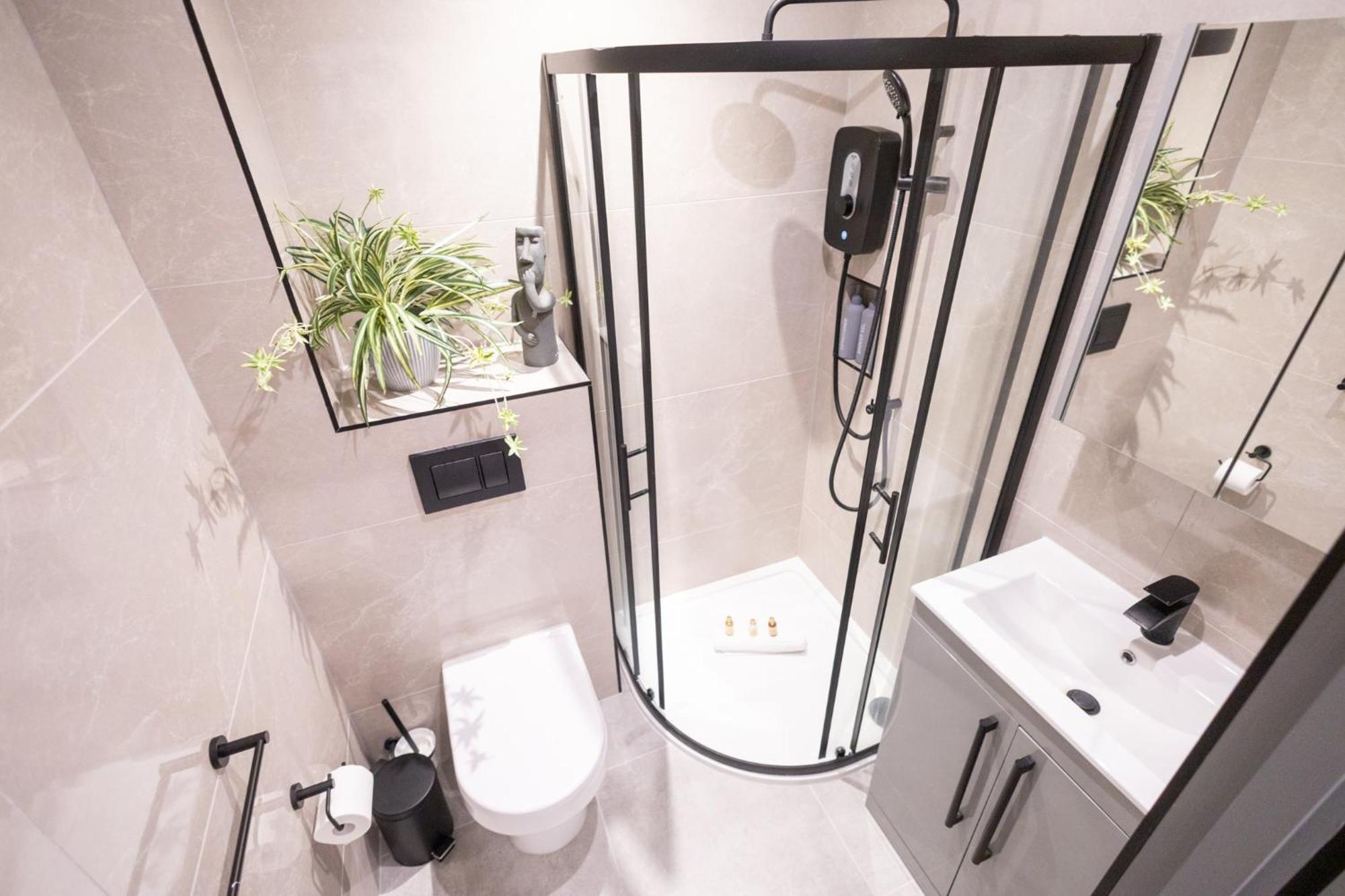 Chic 2king Bd London With Ensuite & Pull Out Bed